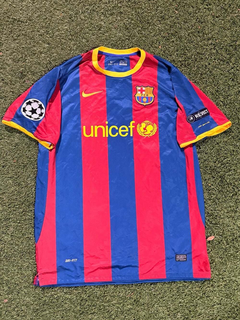 Nike FC Barcelona 2010-2011 Home Jersey Size XXL
